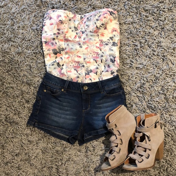 2 for 30$! Adorable Zara floral bustier top - Picture 2 of 4